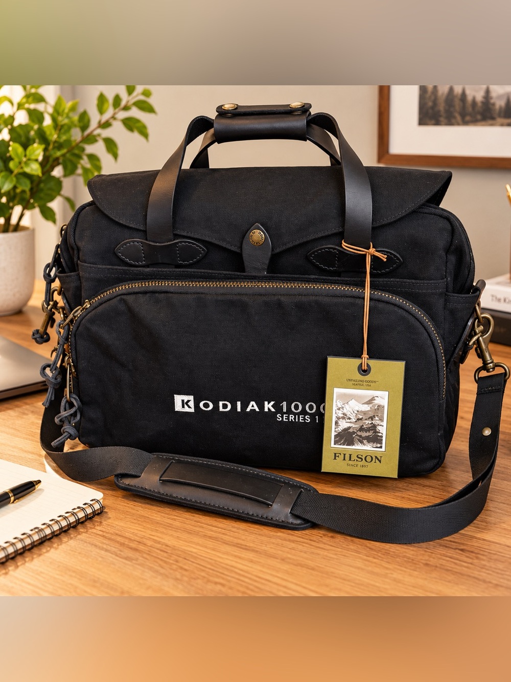 Filson Kodiak 1000 Rugged Twill Padded Computer Laptop Briefcase Black Canvas